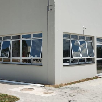 Fachada Logística em Alumínio