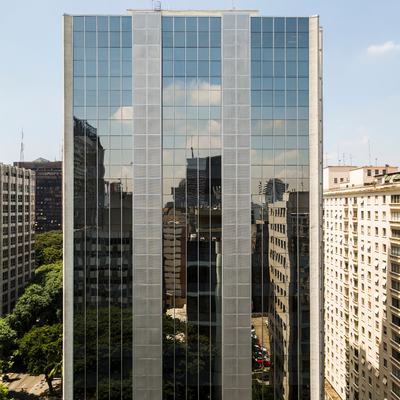 Soluções Arquitetônicas em Fachada