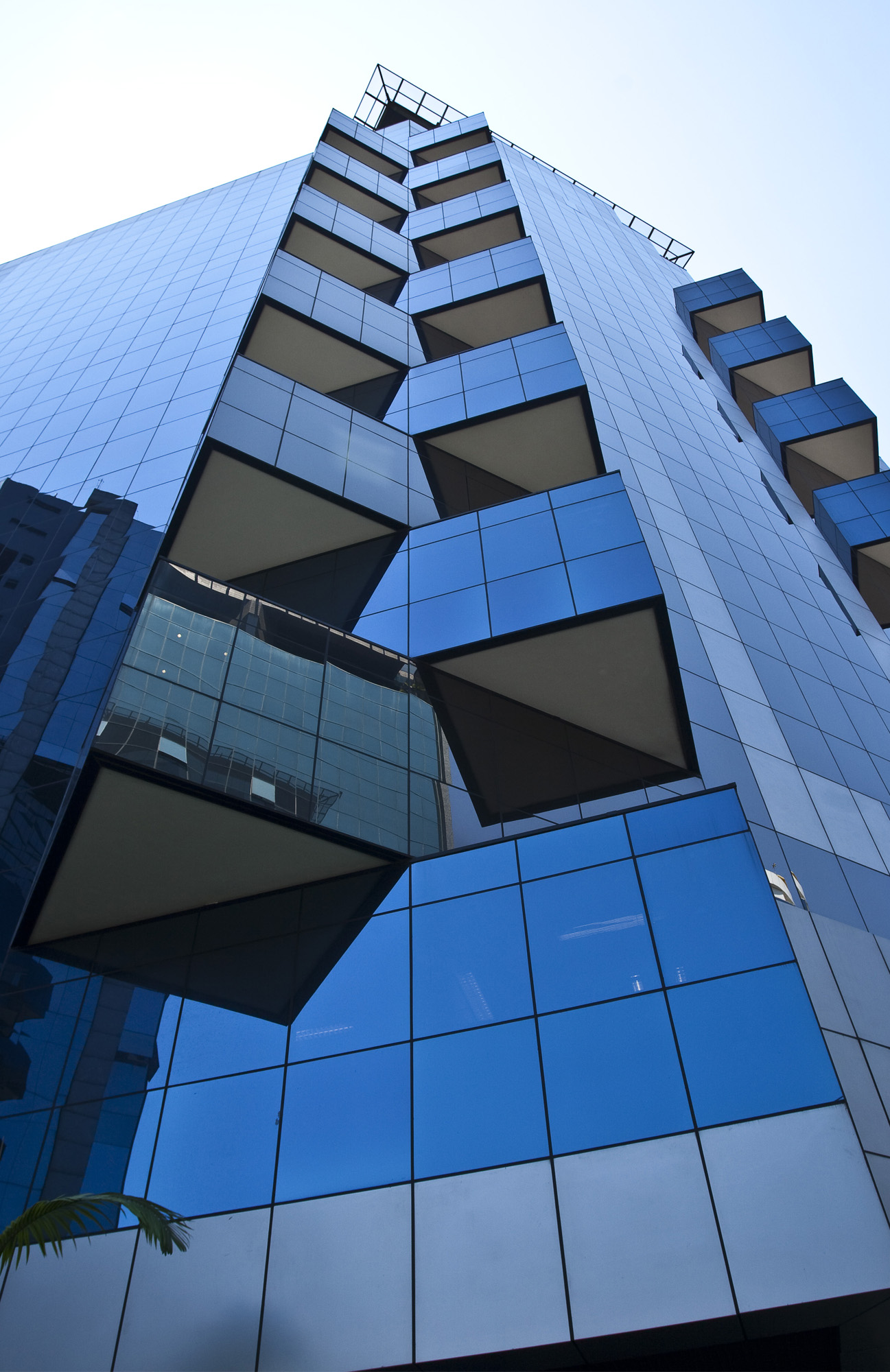 Cond. Ed. Business Center